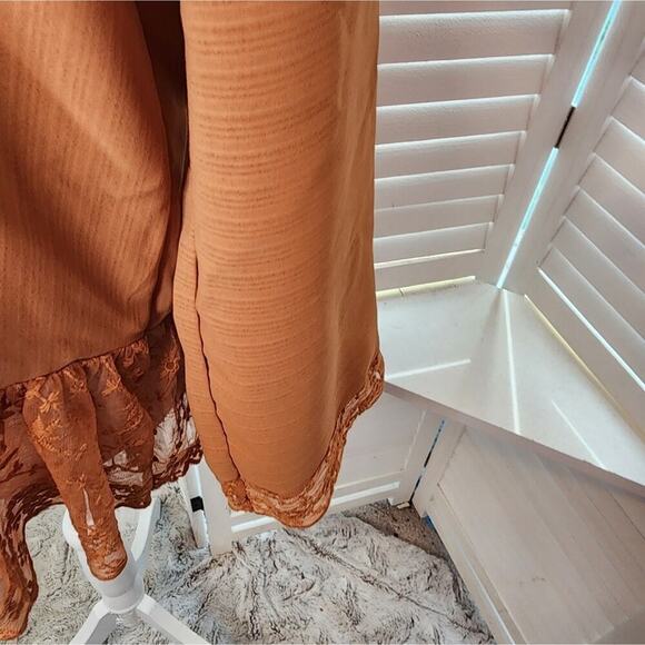 563 UMGEE CLAY TOP WITH TASSEL TIE LACE ACCENTS MUSTARD - Picture 6 of 7